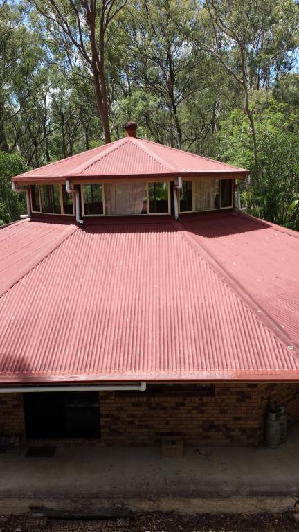 Gutter guard octo home