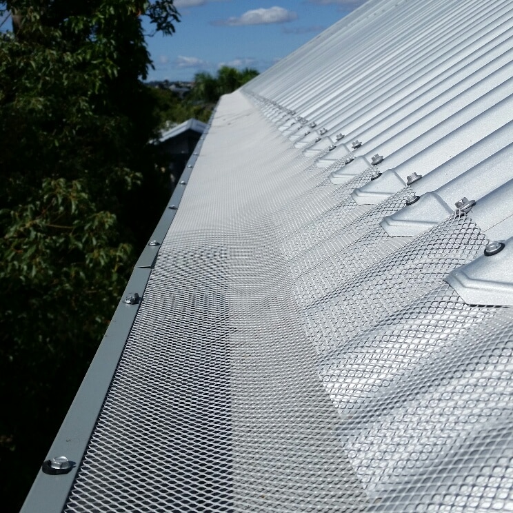 simple clean lines which allows leaves and debris to simply blow off